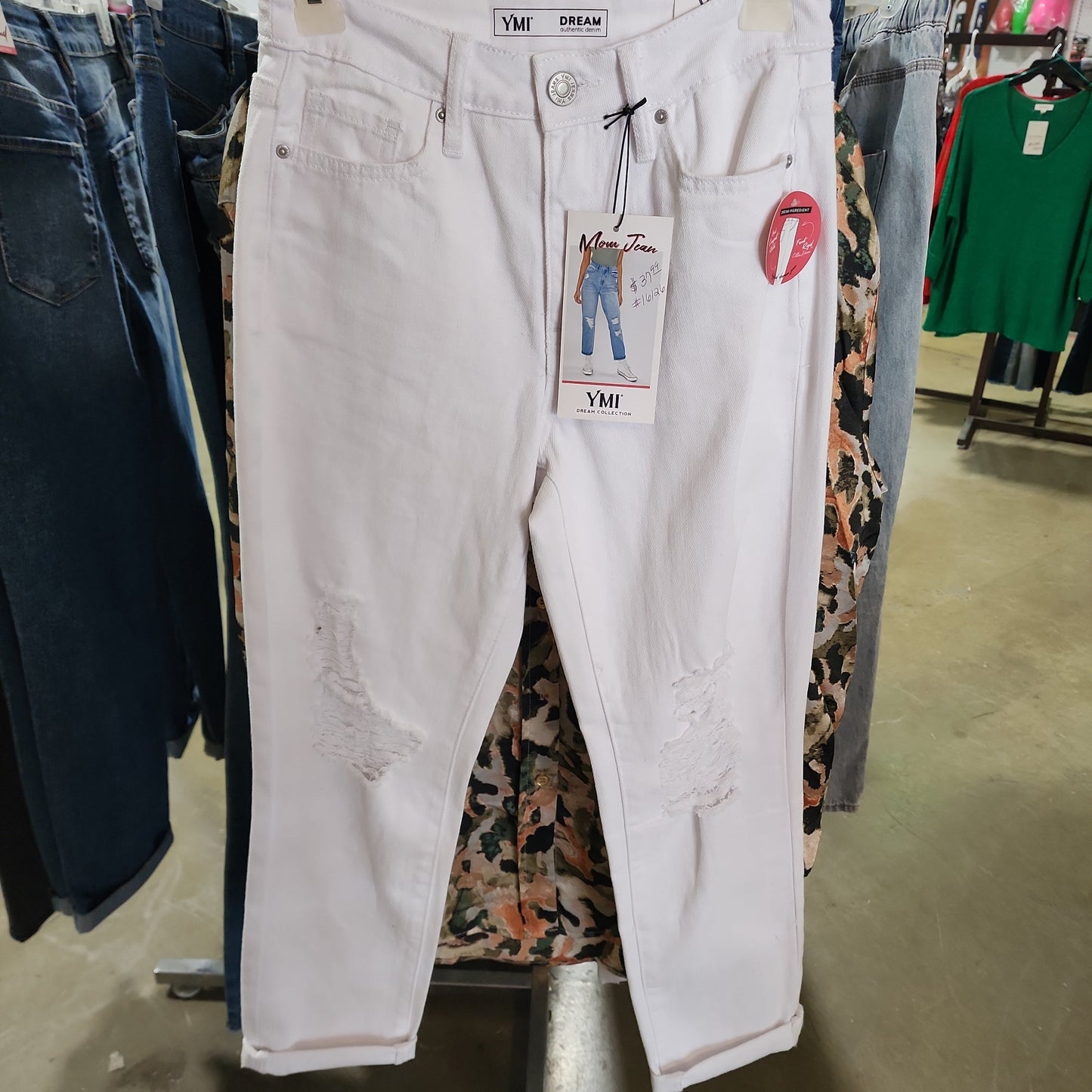 WHITE HIGH RISE MOM FIT JEAN