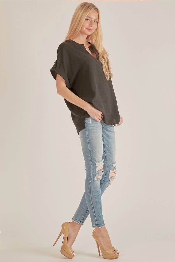 SPT5211 - WOMEN SHORT BUTTON SLEEVE FRONT SLIT LOOSE FIT TOP