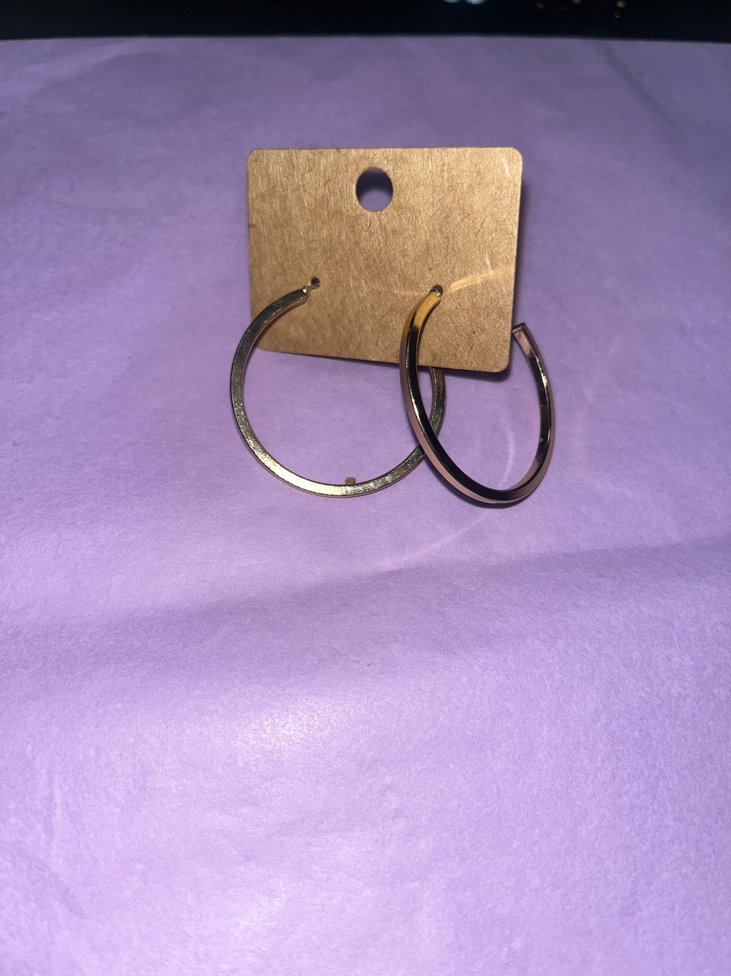 Gold simple hoop earrings
