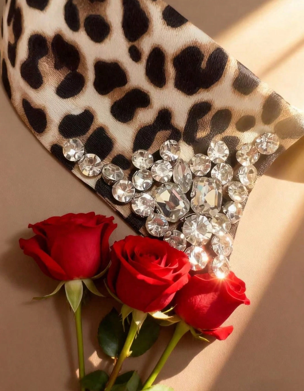 Sparkling Leopard Print Detachable Collar