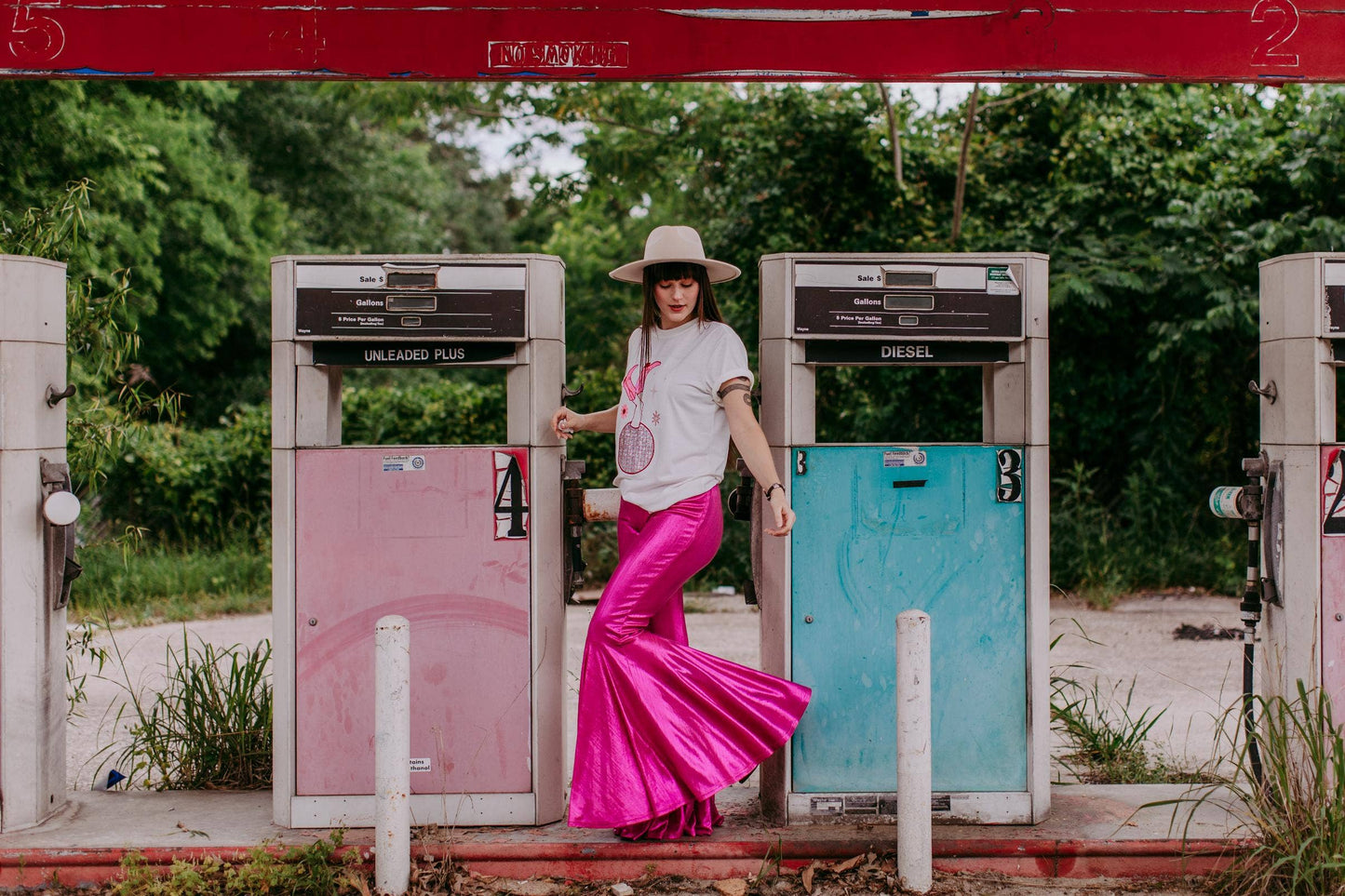 MK175 Miss Vegas Pink Metallic Bell Pants