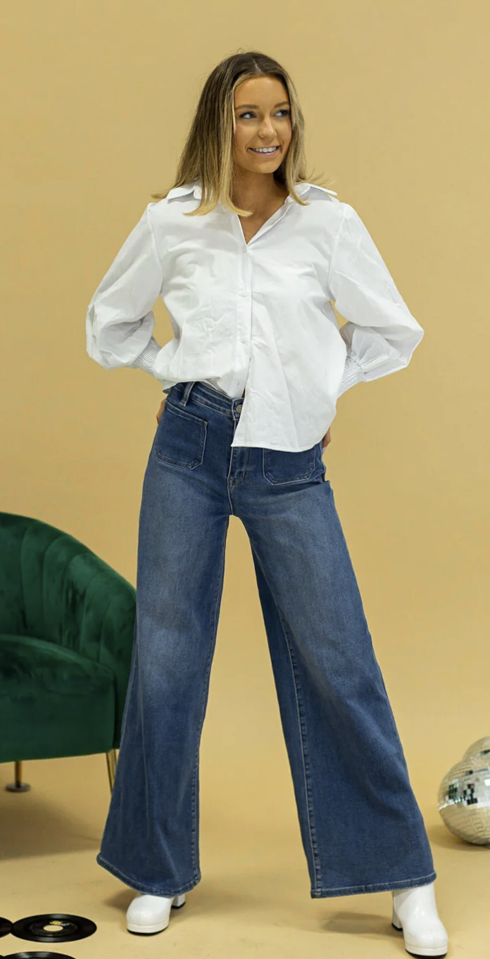 MEDIUM WASH WIDE LEG FLARE WITH FRONT POCKETS W595