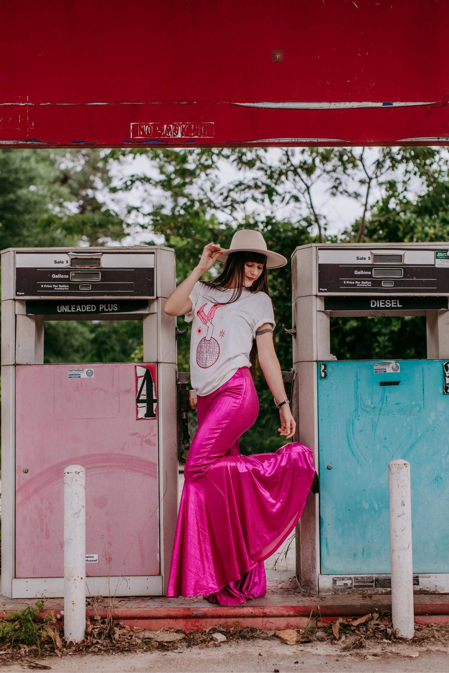 MK175 Miss Vegas Pink Metallic Bell Pants