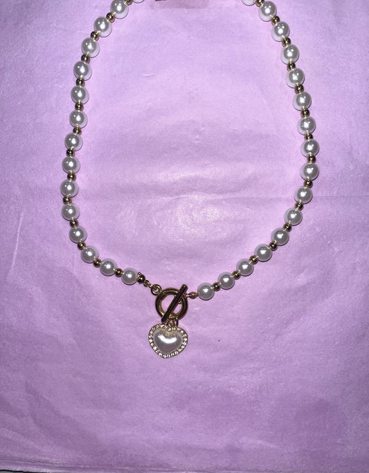 Pearl heart buckle necklace