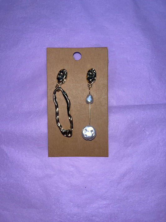 Gold dangling earrings