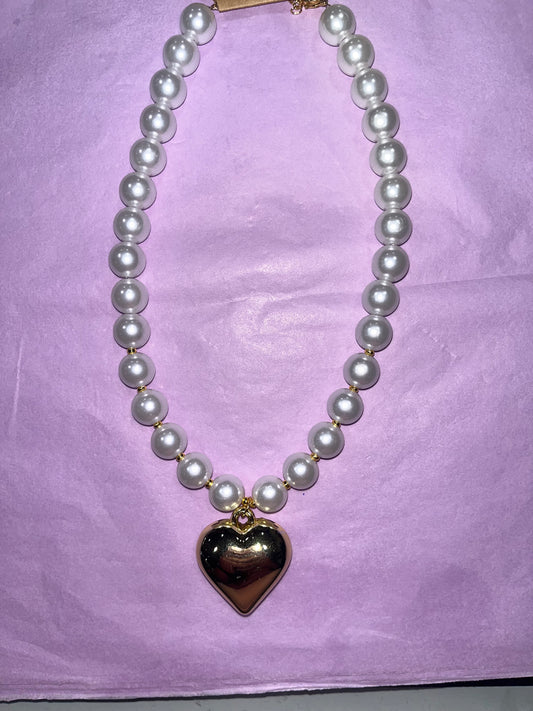 Big heart pendant pearl necklace