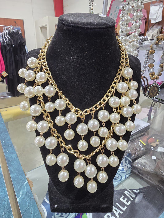 White Pearl Necklace