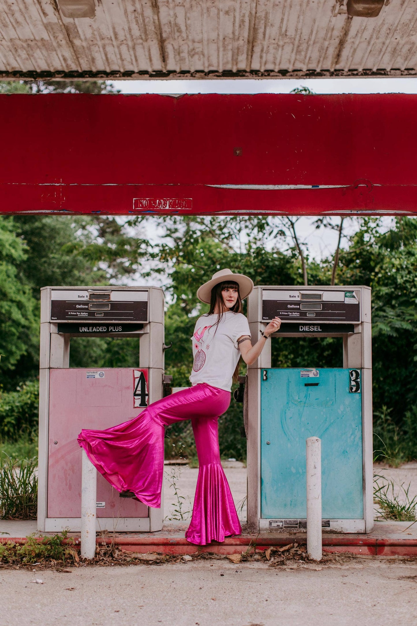 MK175 Miss Vegas Pink Metallic Bell Pants